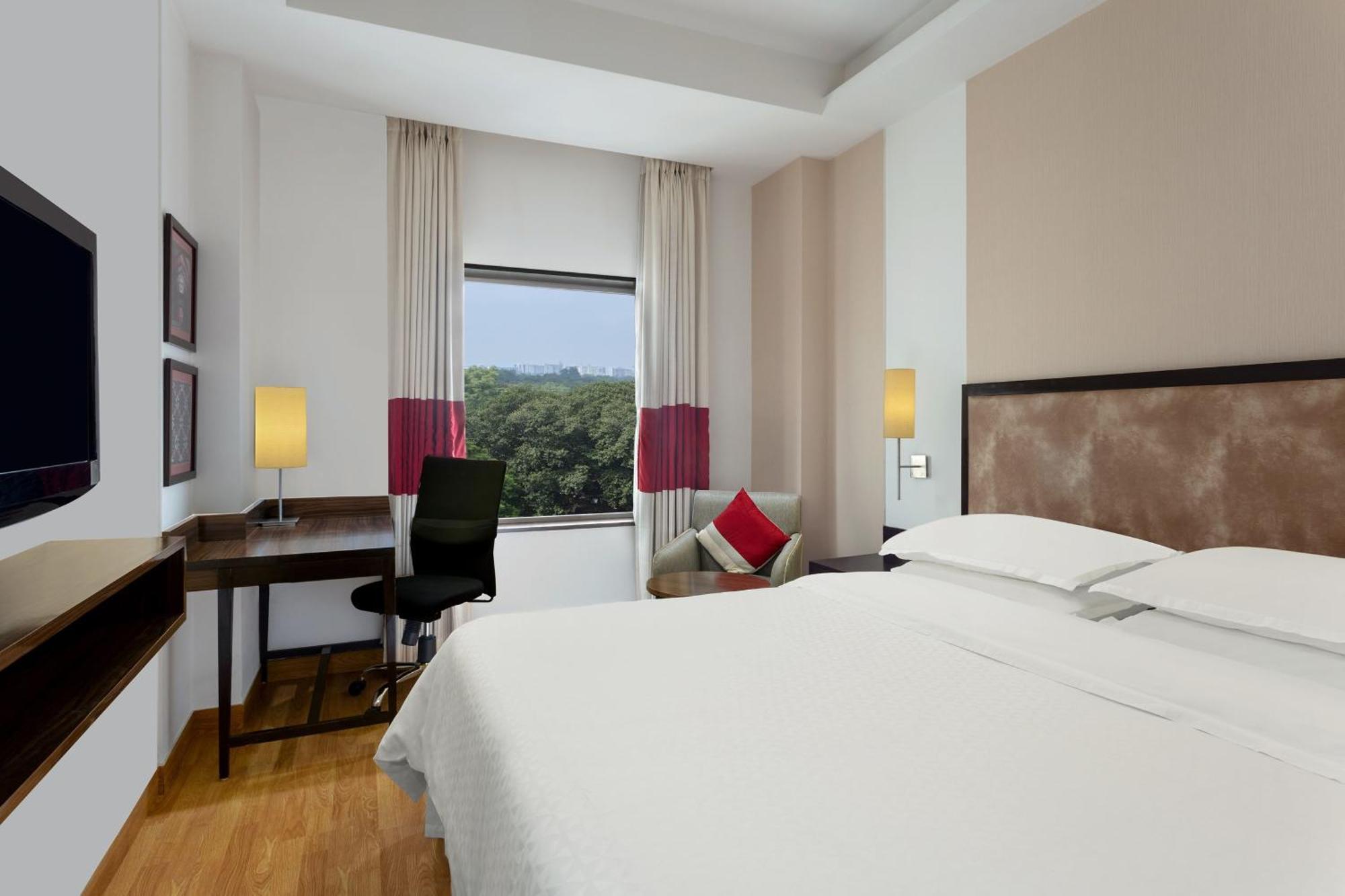 Four Points By Sheraton Vadodara Ngoại thất bức ảnh