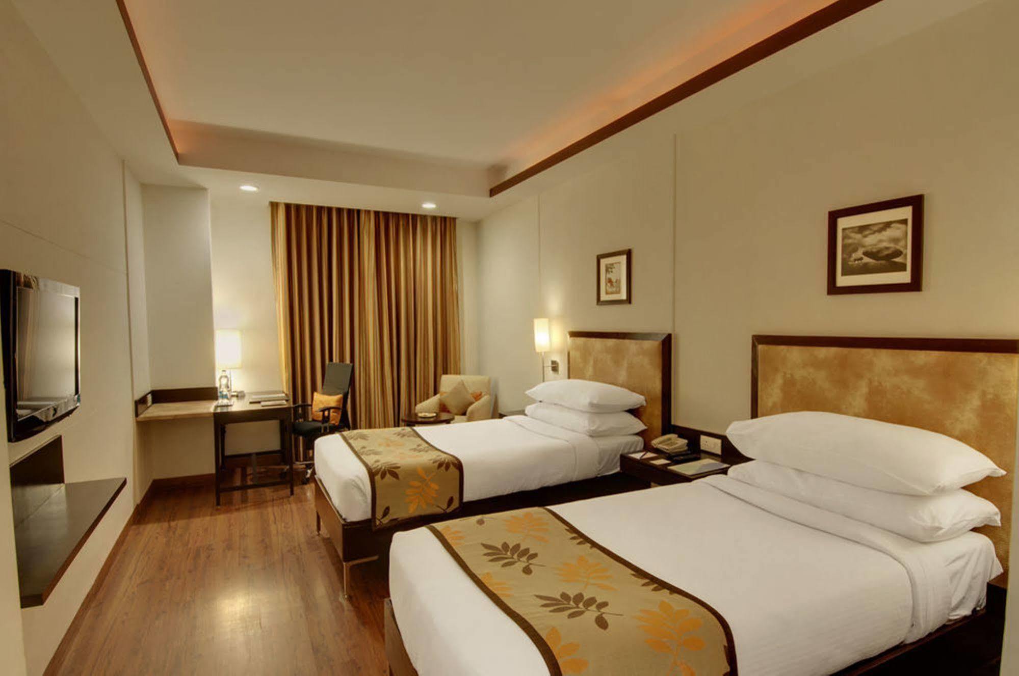 Four Points By Sheraton Vadodara Ngoại thất bức ảnh